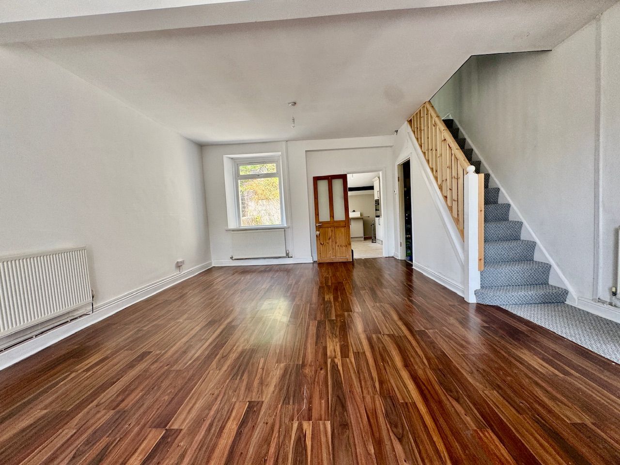 Terraced House for sale in Blackwood, Banalog Terrace, Hollybush, NP12, 936 m²