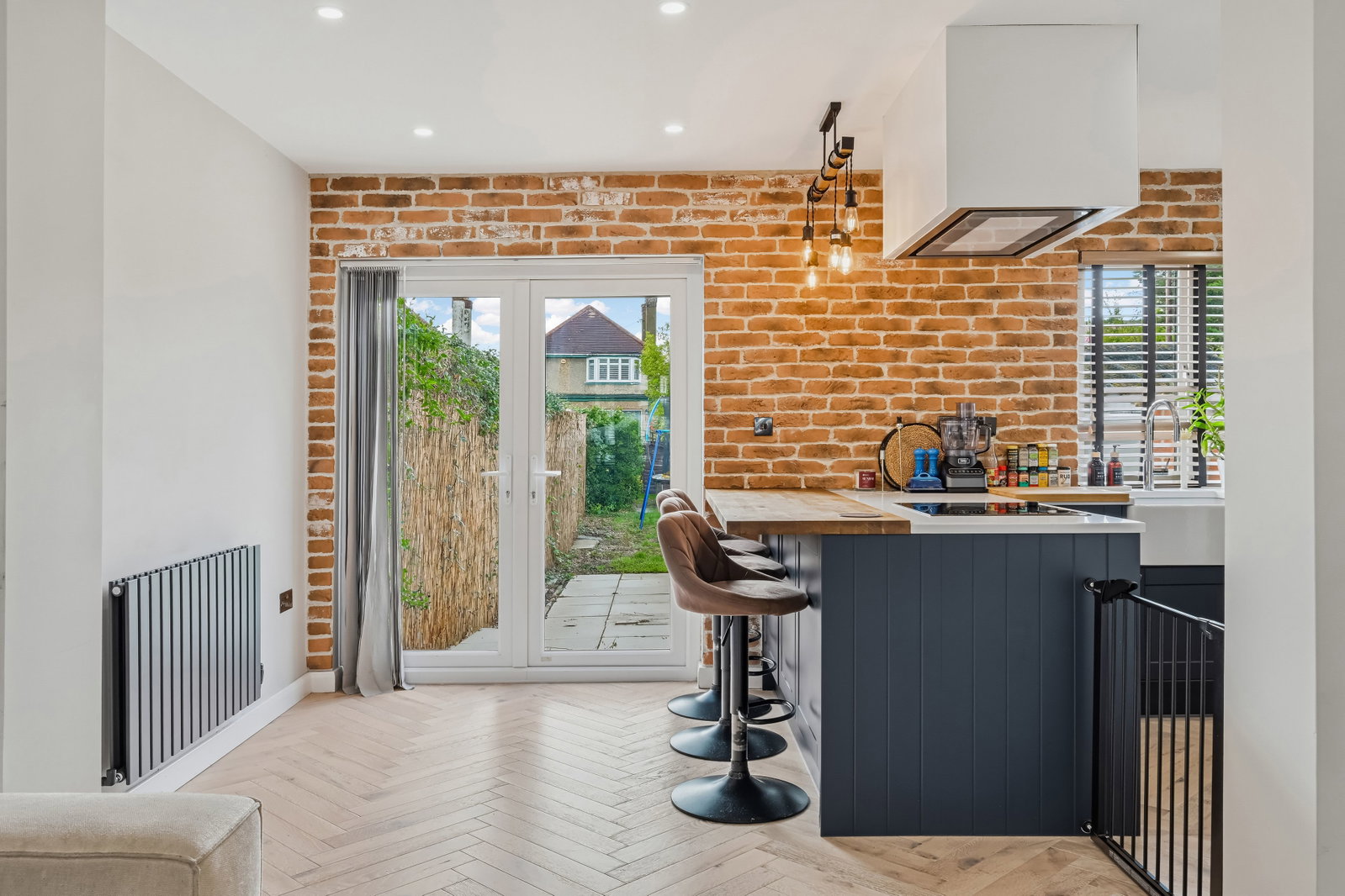 Semi Detached House for sale in Ewell, River Way, Ewell, Surrey, KT19 0HJ, 1012 m²