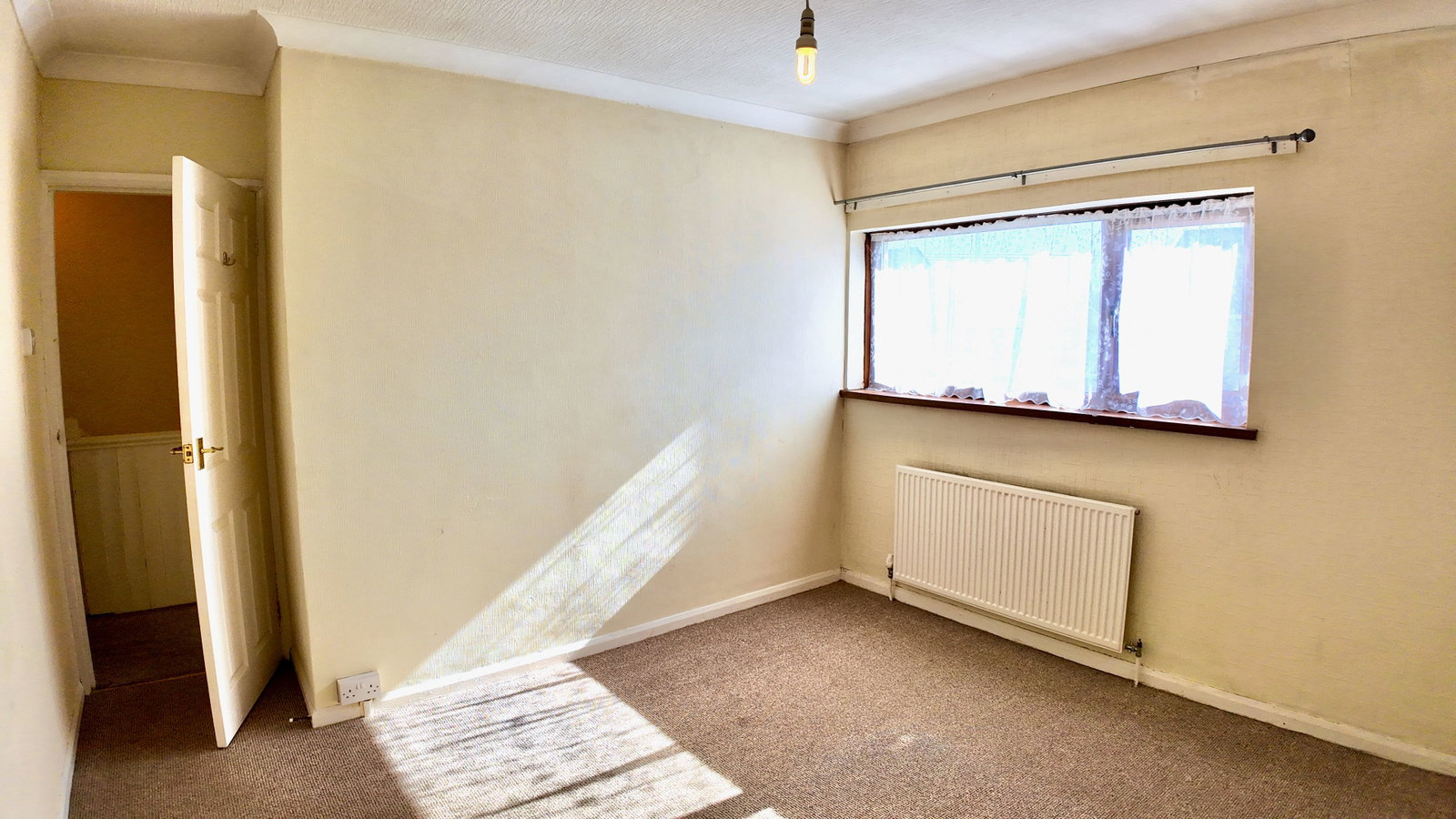 Terraced House in Blackwood 5
