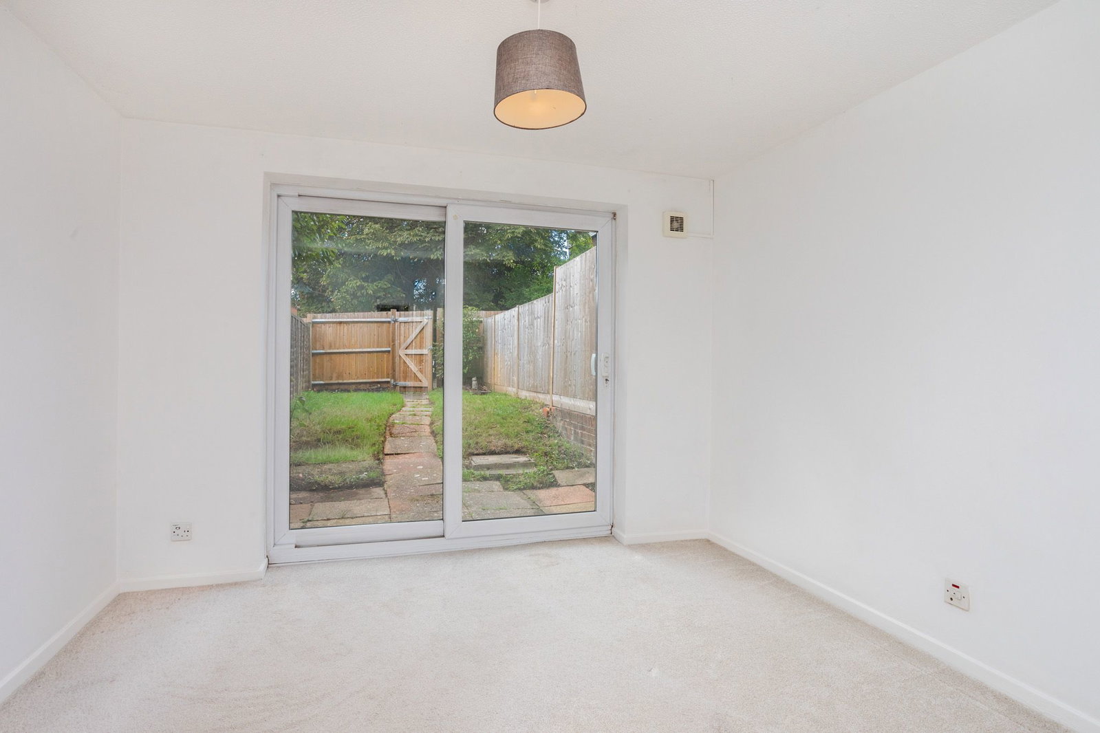 Terraced House for sale in Ashford, Copperwood Ashford Kent TN24, 504 m²