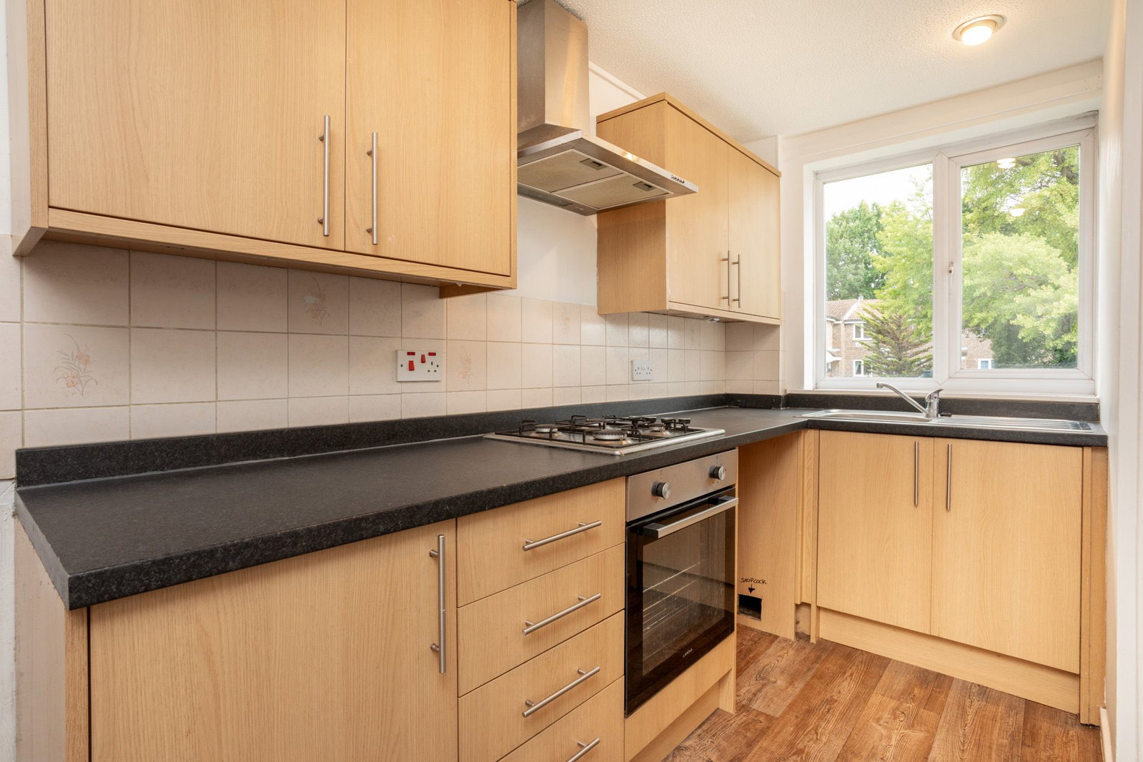 Terraced House for sale in Ashford, Copperwood Ashford Kent TN24, 504 m²
