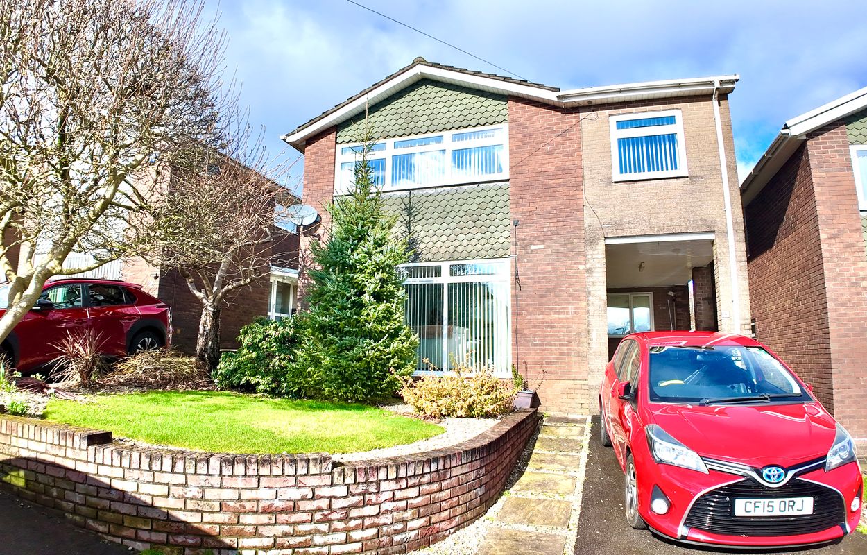 Detached House for sale in Blackwood, Forest Hill, Pontllanfraith, NP12, 1416 m²