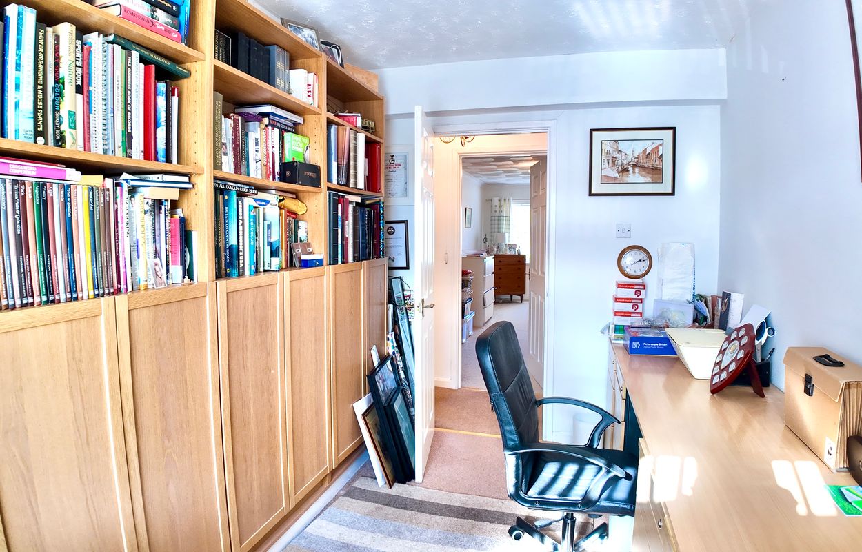 Detached House for sale in Blackwood, Forest Hill, Pontllanfraith, NP12, 1416 m²