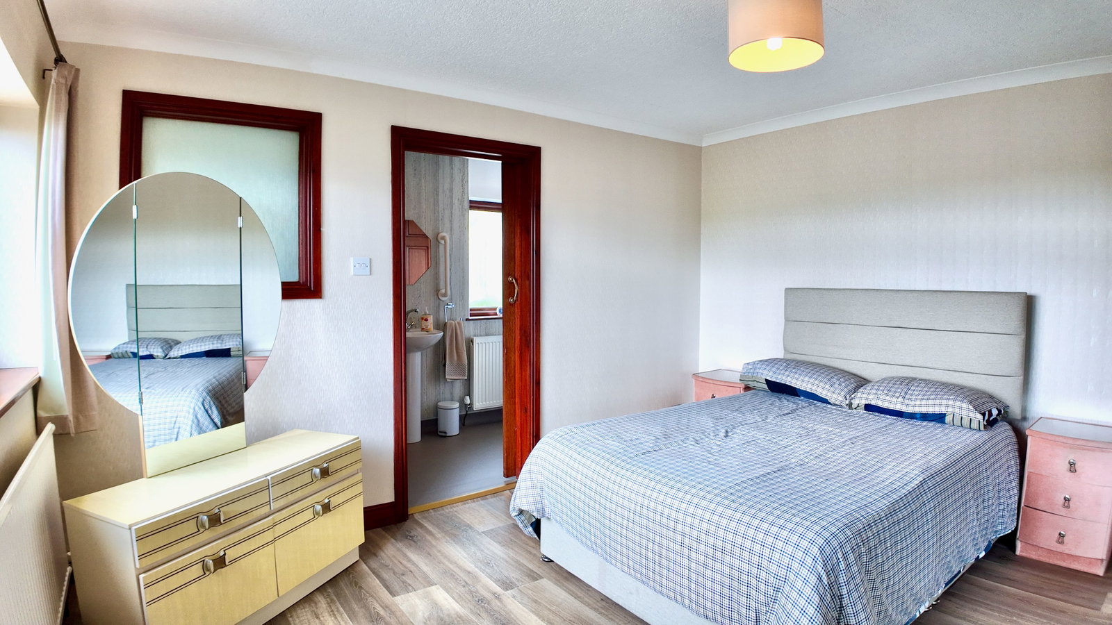 Detached House in Blackwood 5