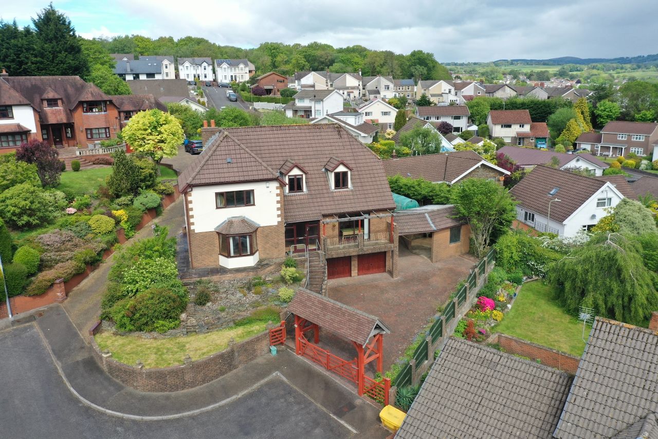 Detached House in Blackwood