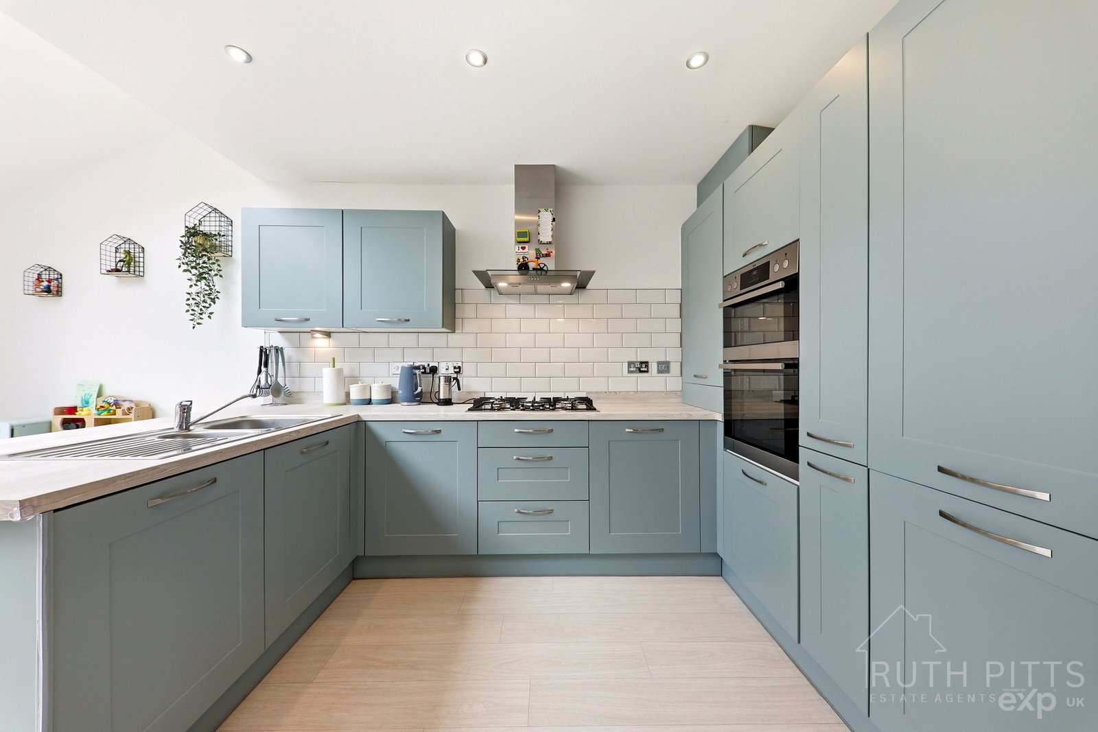 Detached House in Wakefield
