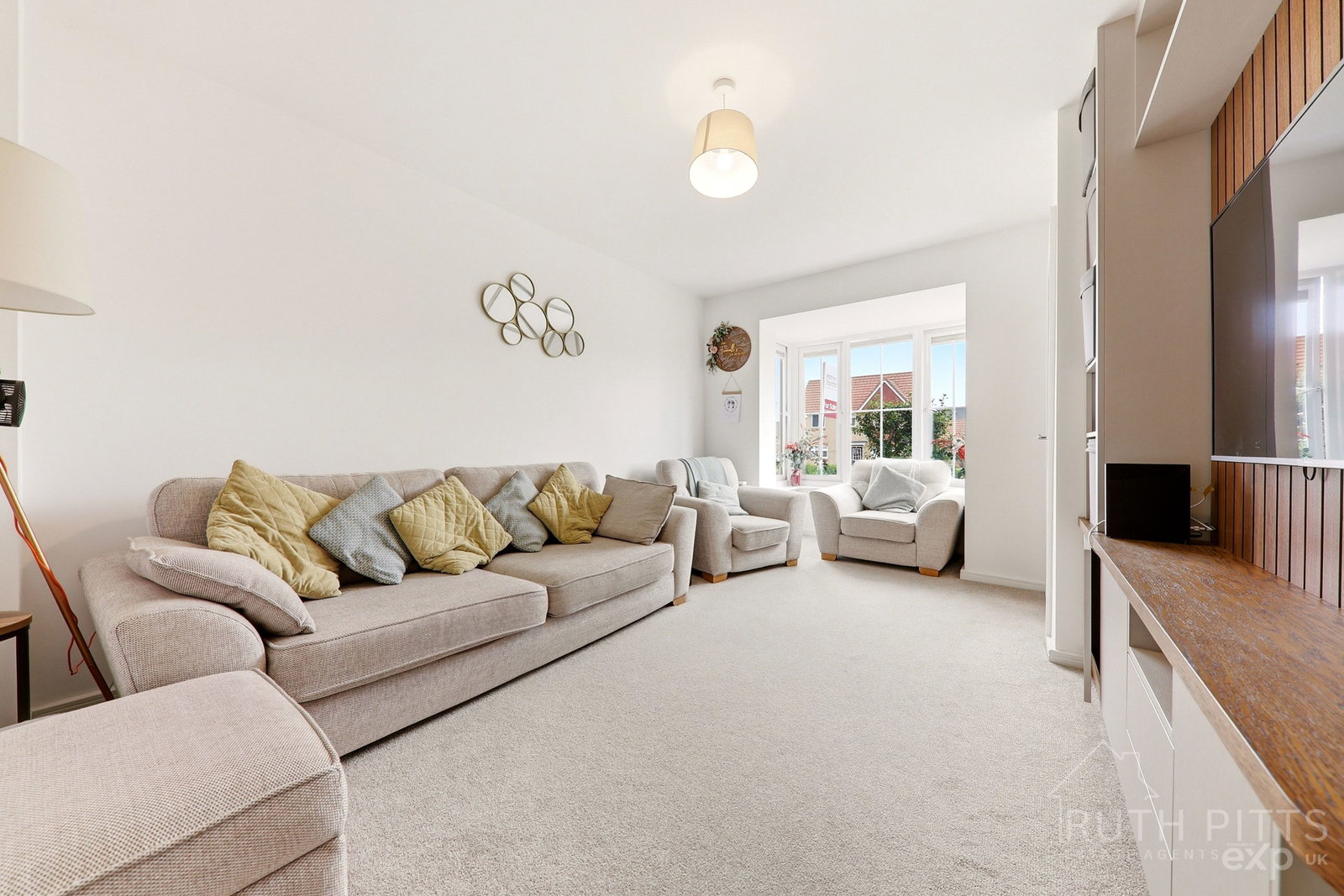 Detached House in Wakefield