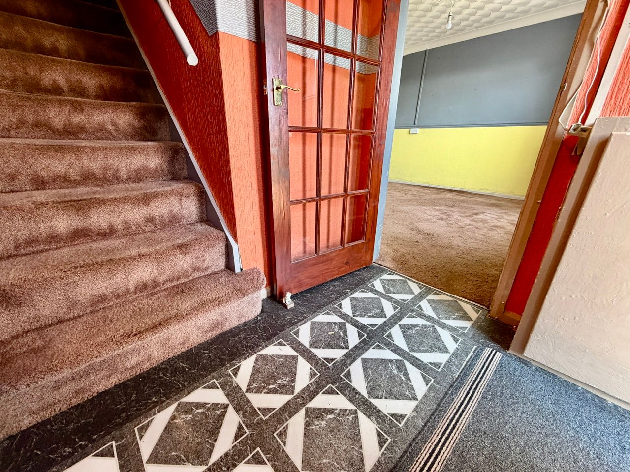 Terraced House for sale in Blackwood, Fleur De Lys Avenue, Pontllanfraith, NP12, 775 m²