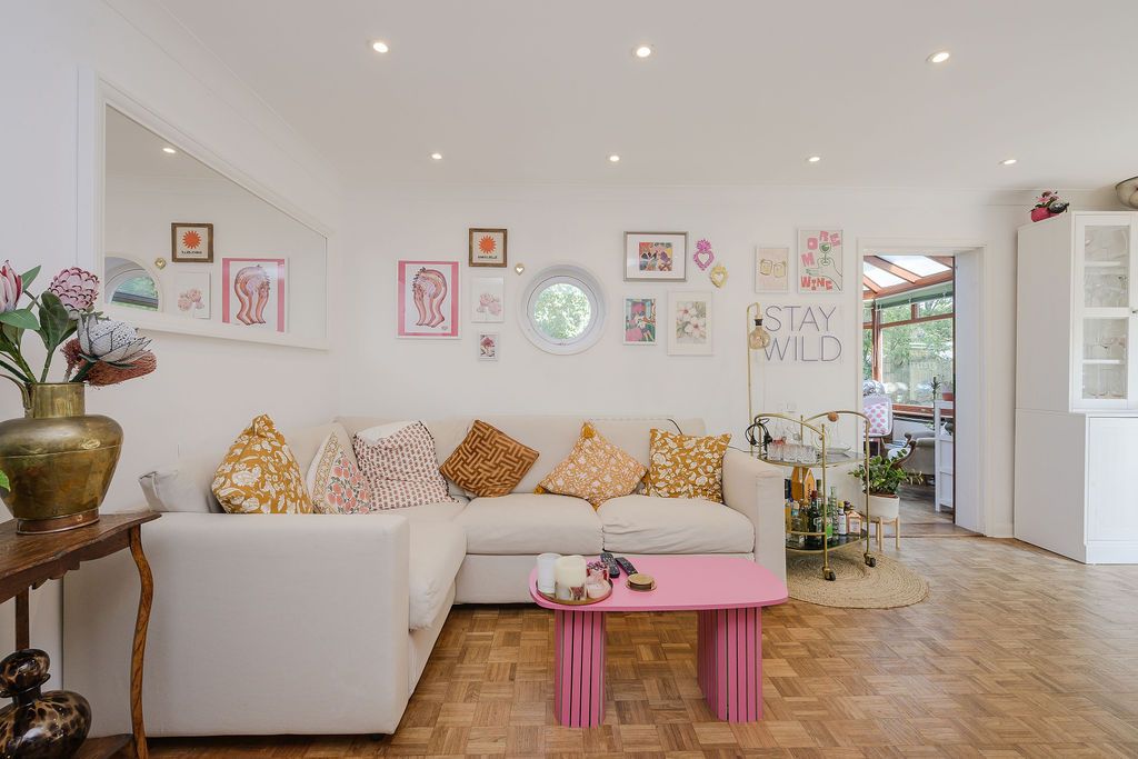 Link Detached House in Surbiton