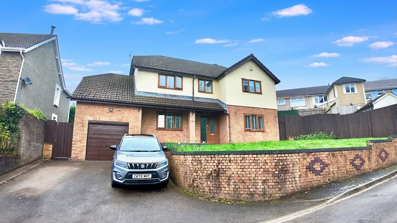 Detached House for sale in Blackwood, Cwmalsie Lane, Pontllanfraith, NP12, 700 m²