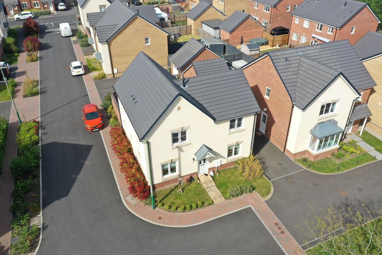 Detached House in Bargoed 4