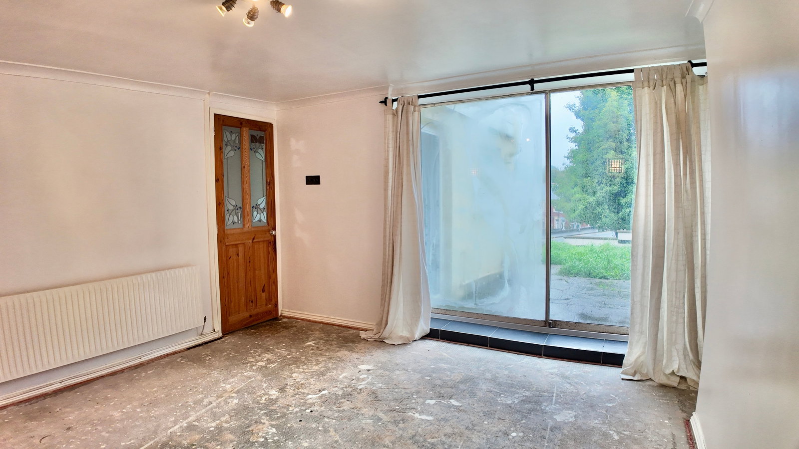 End Of Terrace House in Abertillery 4