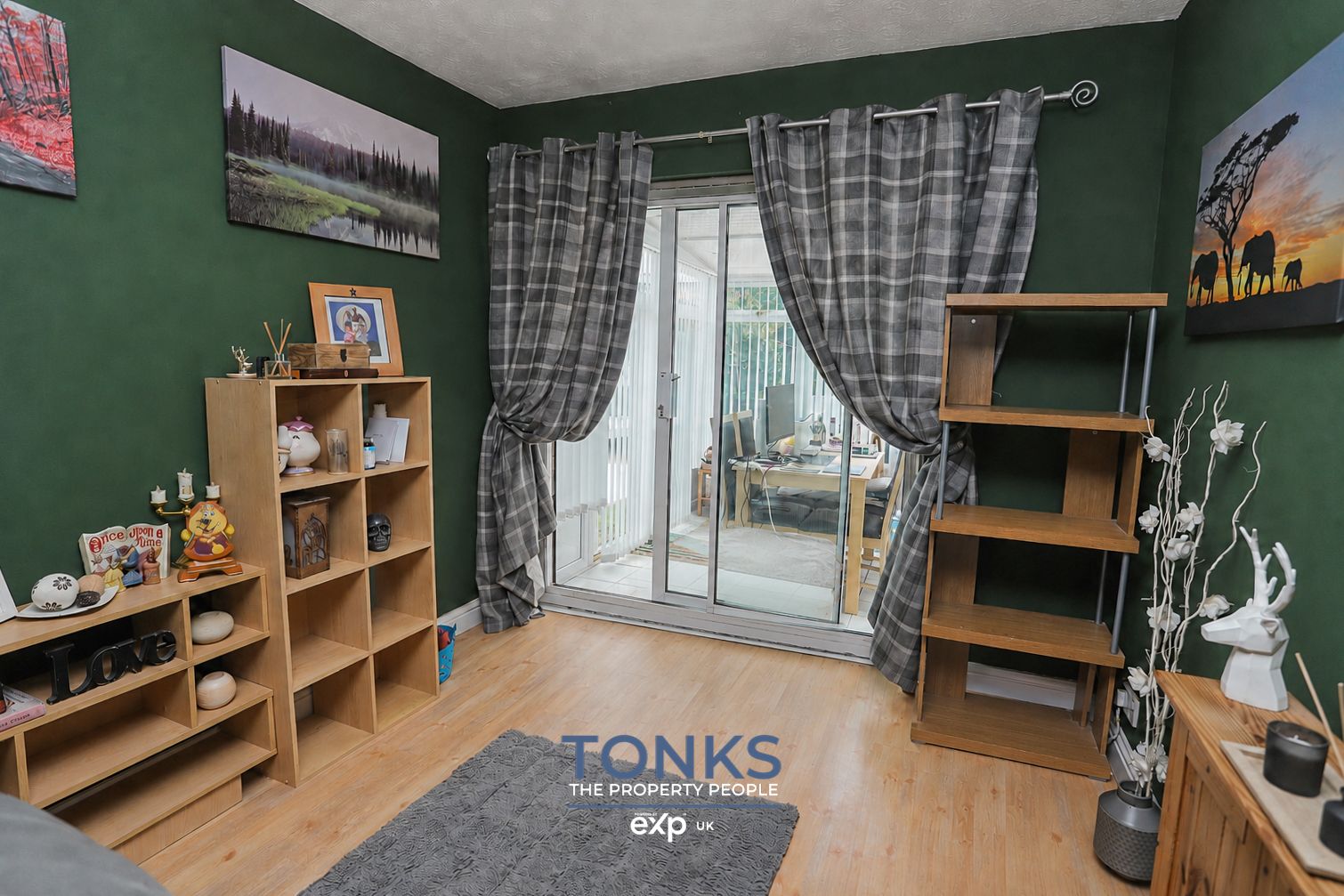 Terraced House in Oldbury 5