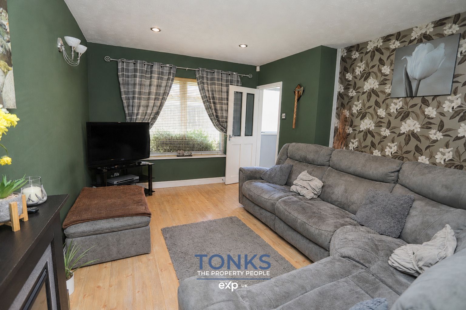 Terraced House in Oldbury 4
