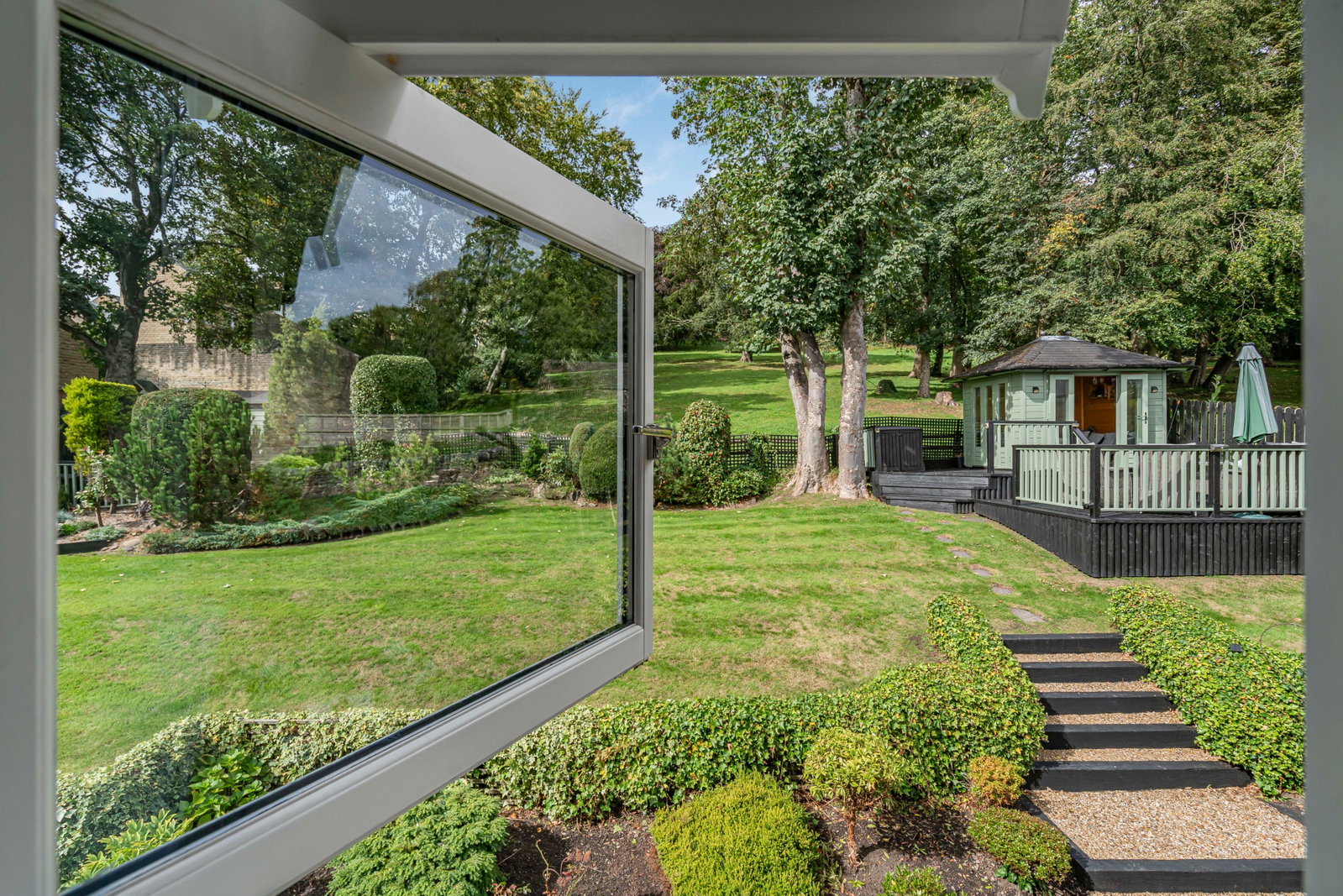 Detached House for sale in Sowerby Bridge, 'Exley House', 4 Stanningden Rise, Ripponden HX6 4FE, 3143 m²
