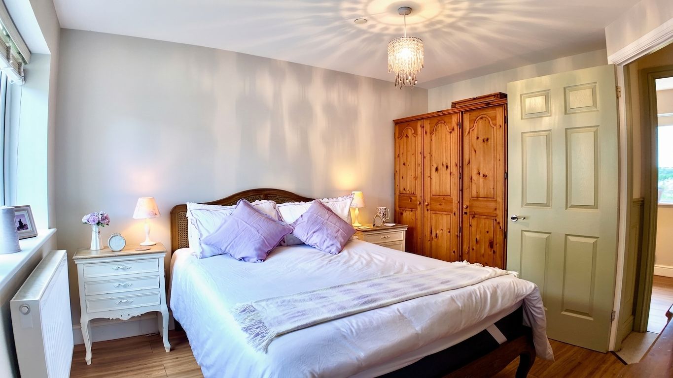 Detached House in Blackwood 5