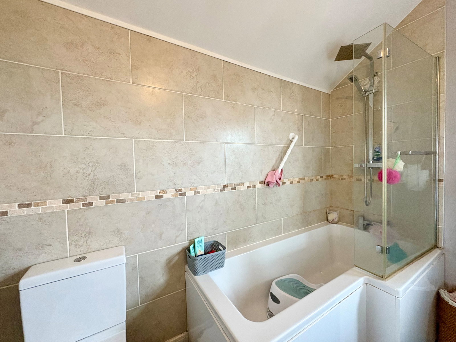 Terraced House for sale in Blackwood, Twynyffald Road, Blackwood, NP12, 958 m²