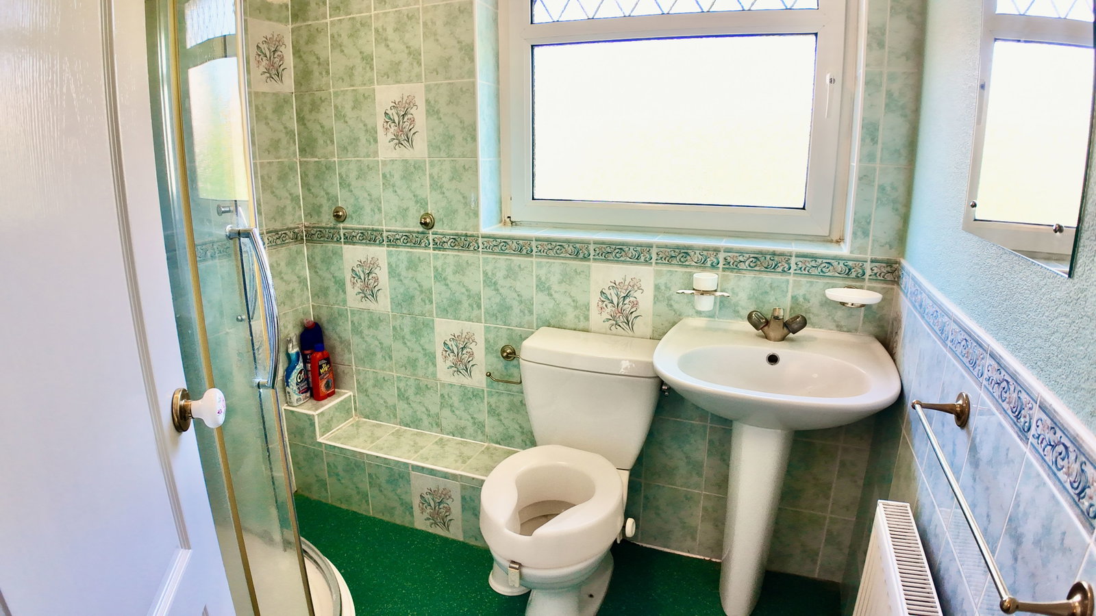 Semi Detached House in Blackwood 4