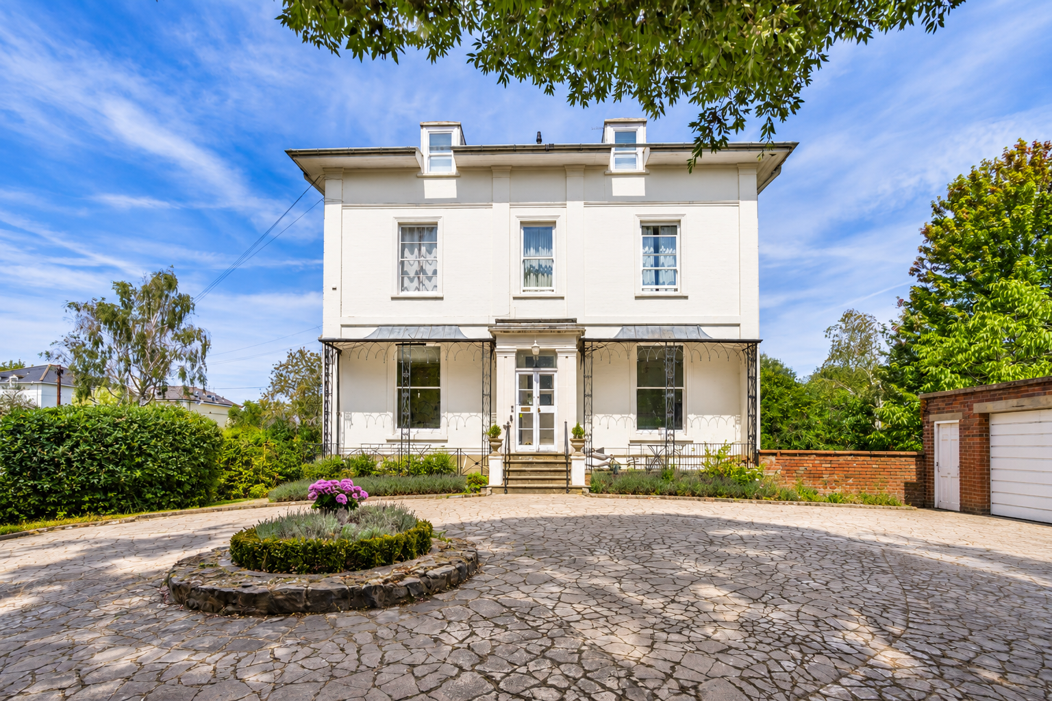 Apartment in Cheltenham