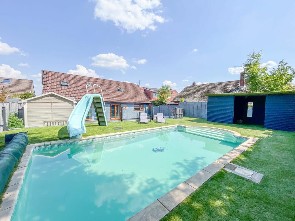 Detached House for sale in Pontypool, Fairfield, Penperlleni, NP4, 2411 m²