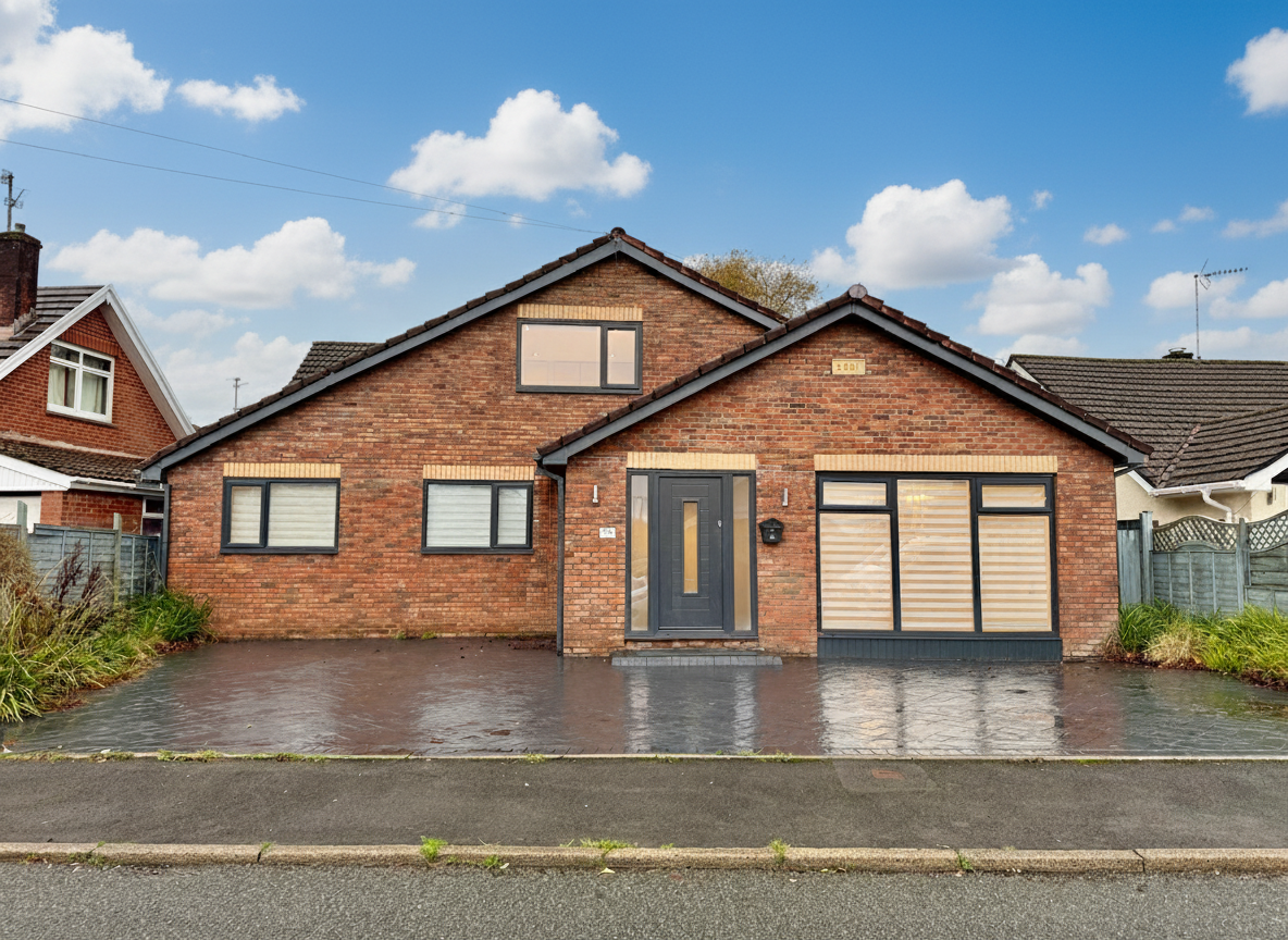 Detached House for sale in Pontypool, Fairfield, Penperlleni, NP4, 2411 m²