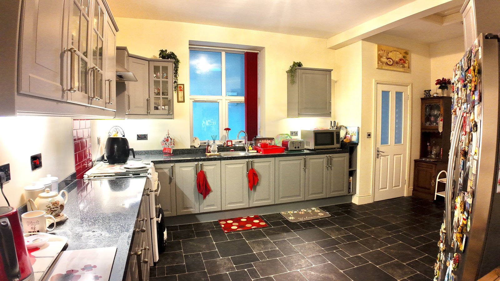 Semi Detached House for sale in Blackwood, William Street, Blackwood, NP12, 3595 m²