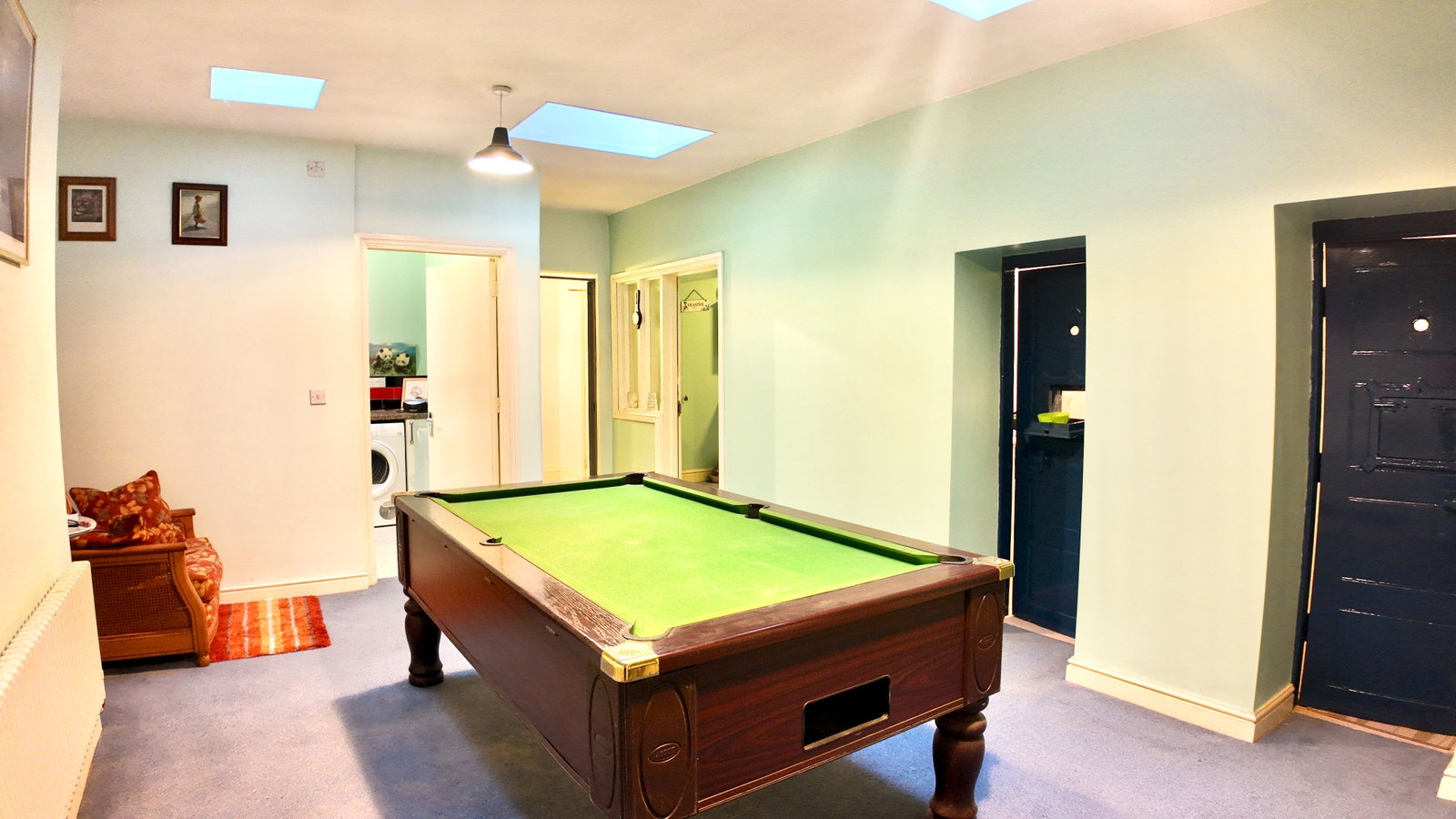 Semi Detached House for sale in Blackwood, William Street, Blackwood, NP12, 3595 m²