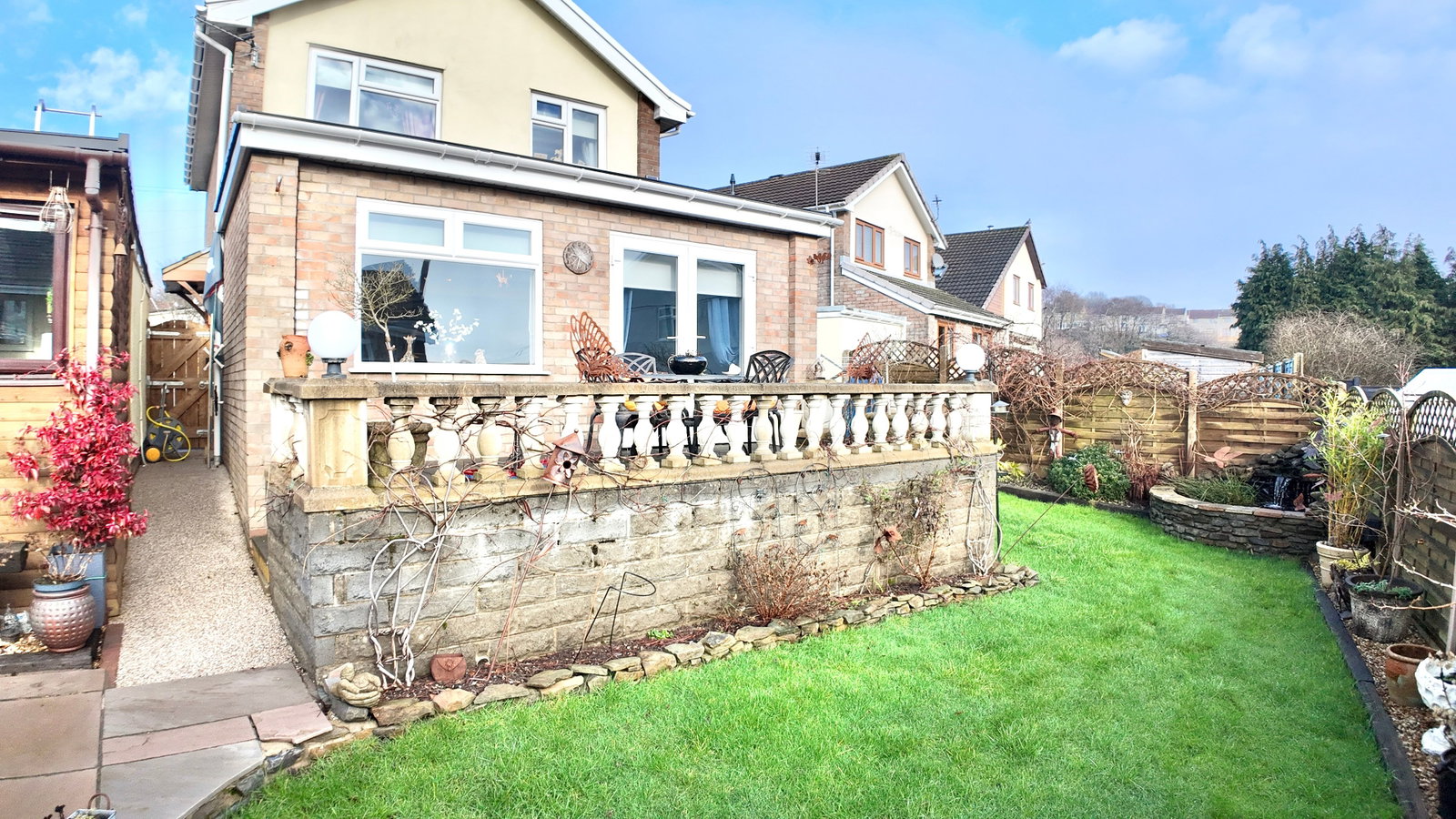 Detached House in Blackwood 5