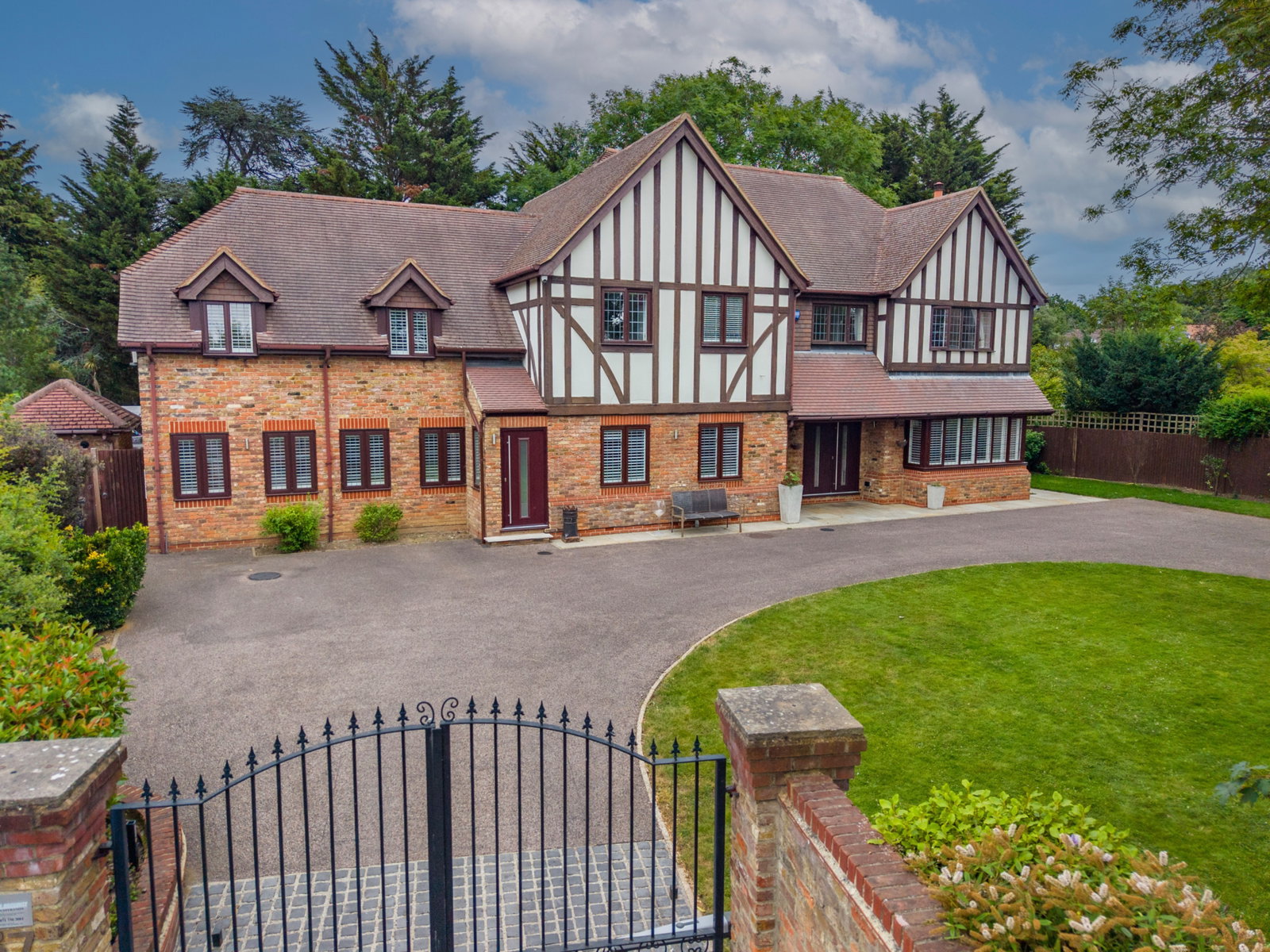 Detached House in Bromley