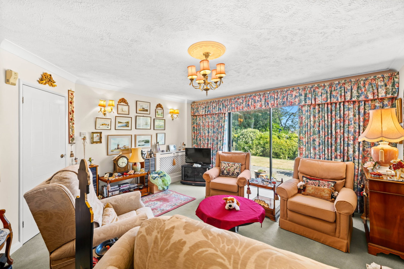Detached House in East Grinstead