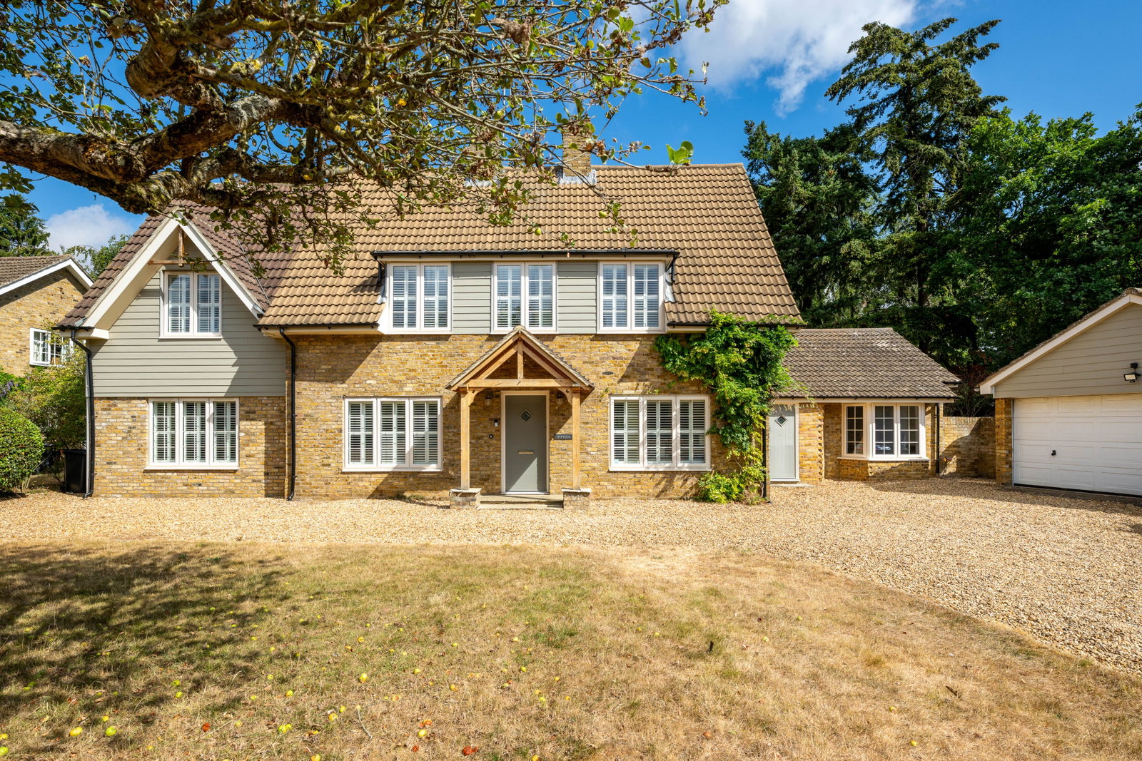 Detached House for sale in Bedford, Hall Close, Harrold, Bedford, MK43 7DU, 3045 m²