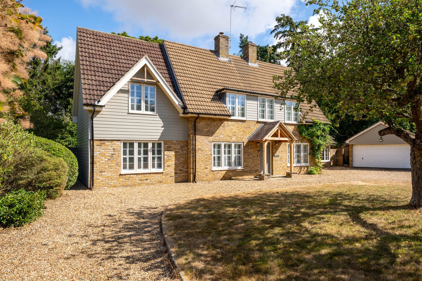 Detached House for sale in Bedford, Hall Close, Harrold, Bedford, MK43 7DU, 3045 m²