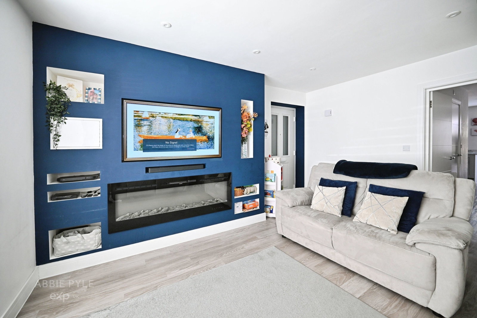 Semi Detached House in Rochester