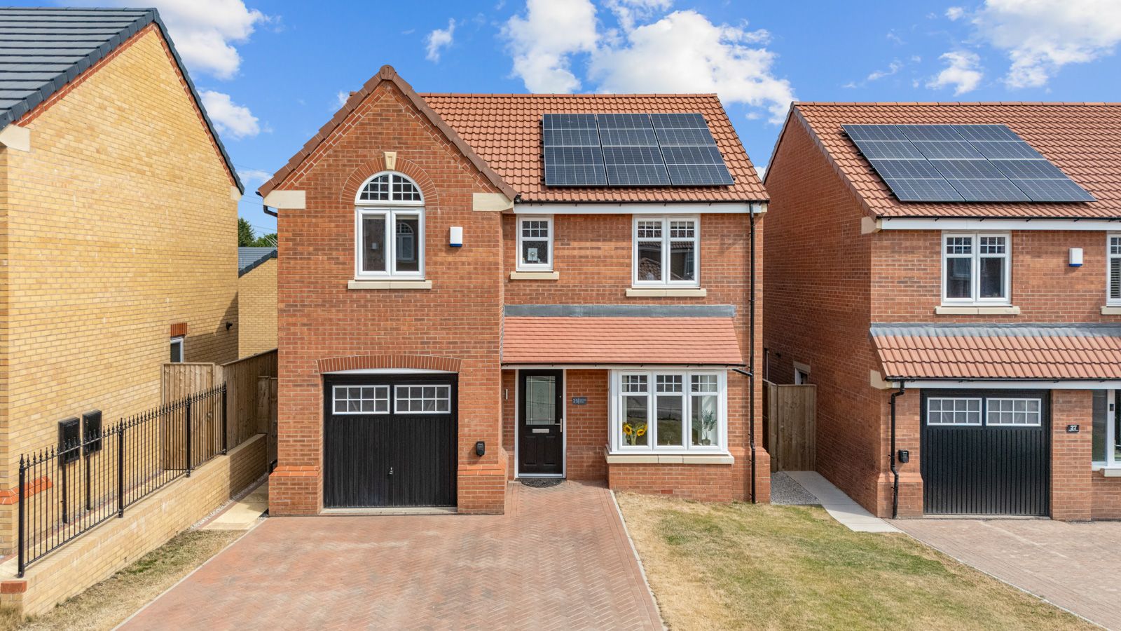 Detached House in Huddersfield