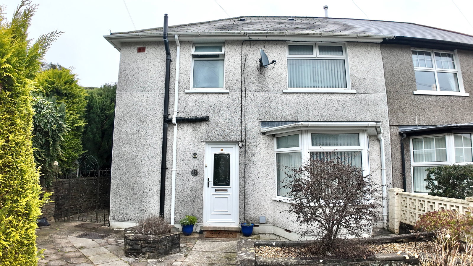 Semi Detached House for sale in Blackwood, The Avenue, Wyllie, NP12, 969 m²