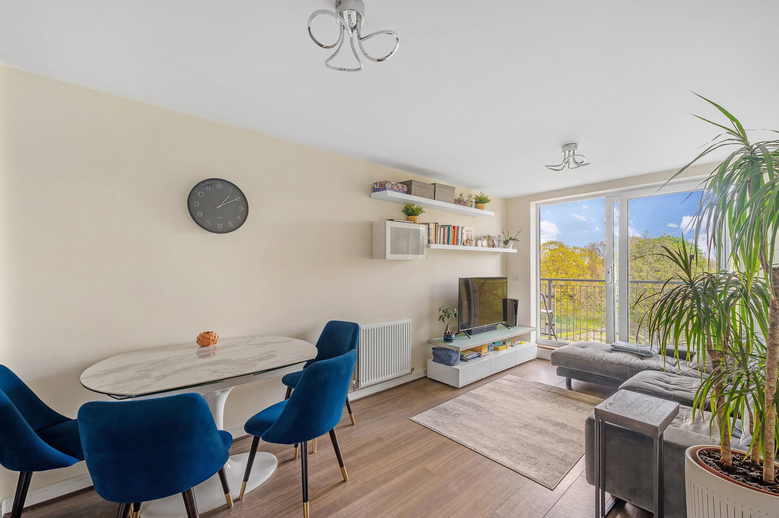 Flat for sale in Croydon, Whitestone Way, Croydon, CR0, 646 m²