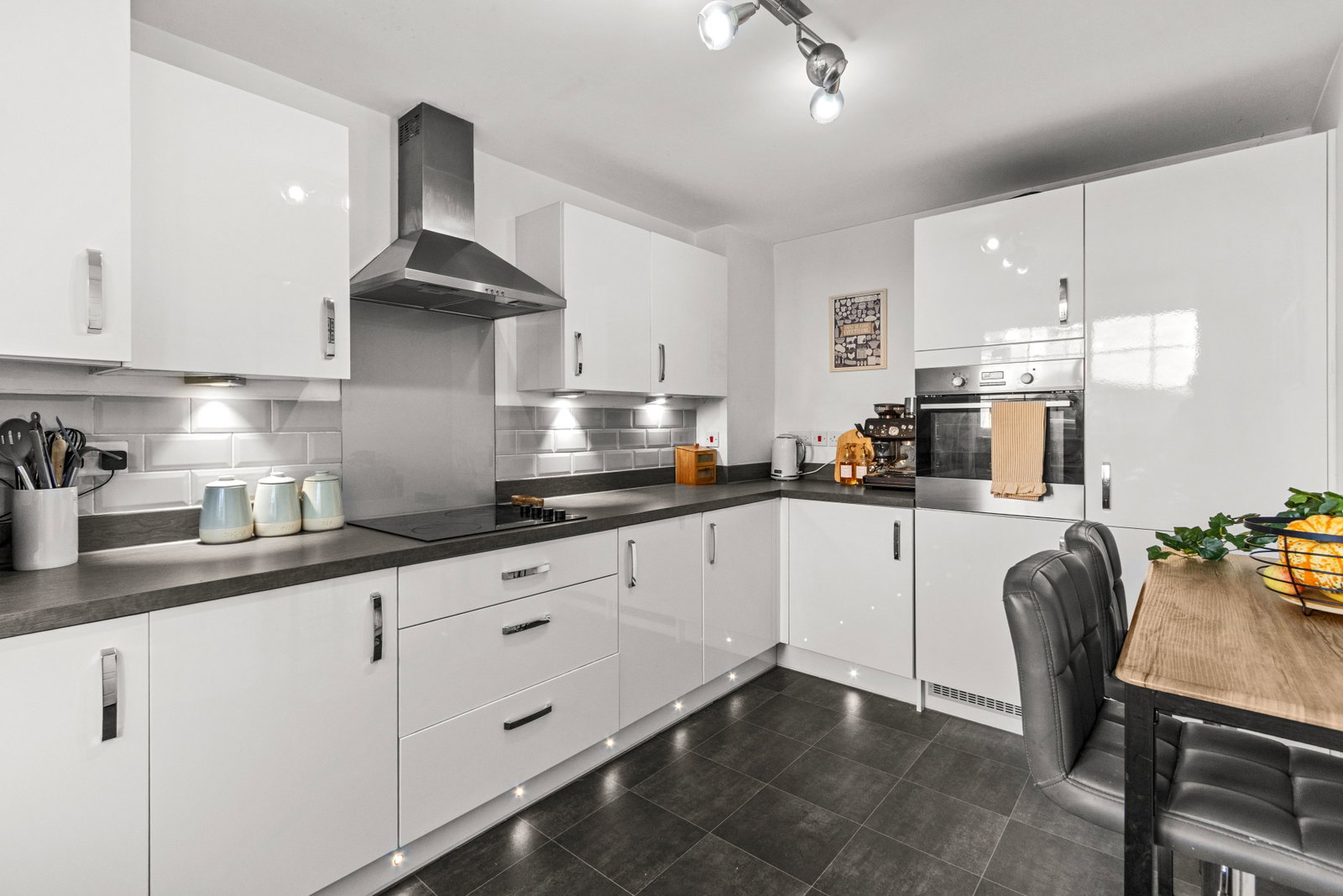 Semi Detached House for sale in Methley, Minett Court, Methley, LS26 9BF, 1224 m²