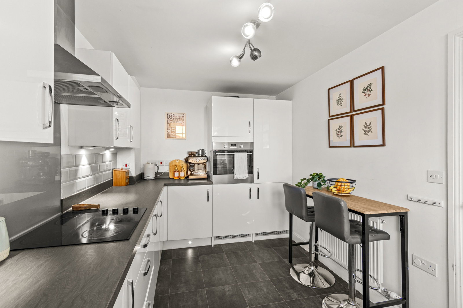 Semi Detached House for sale in Methley, Minett Court, Methley, LS26 9BF, 1224 m²