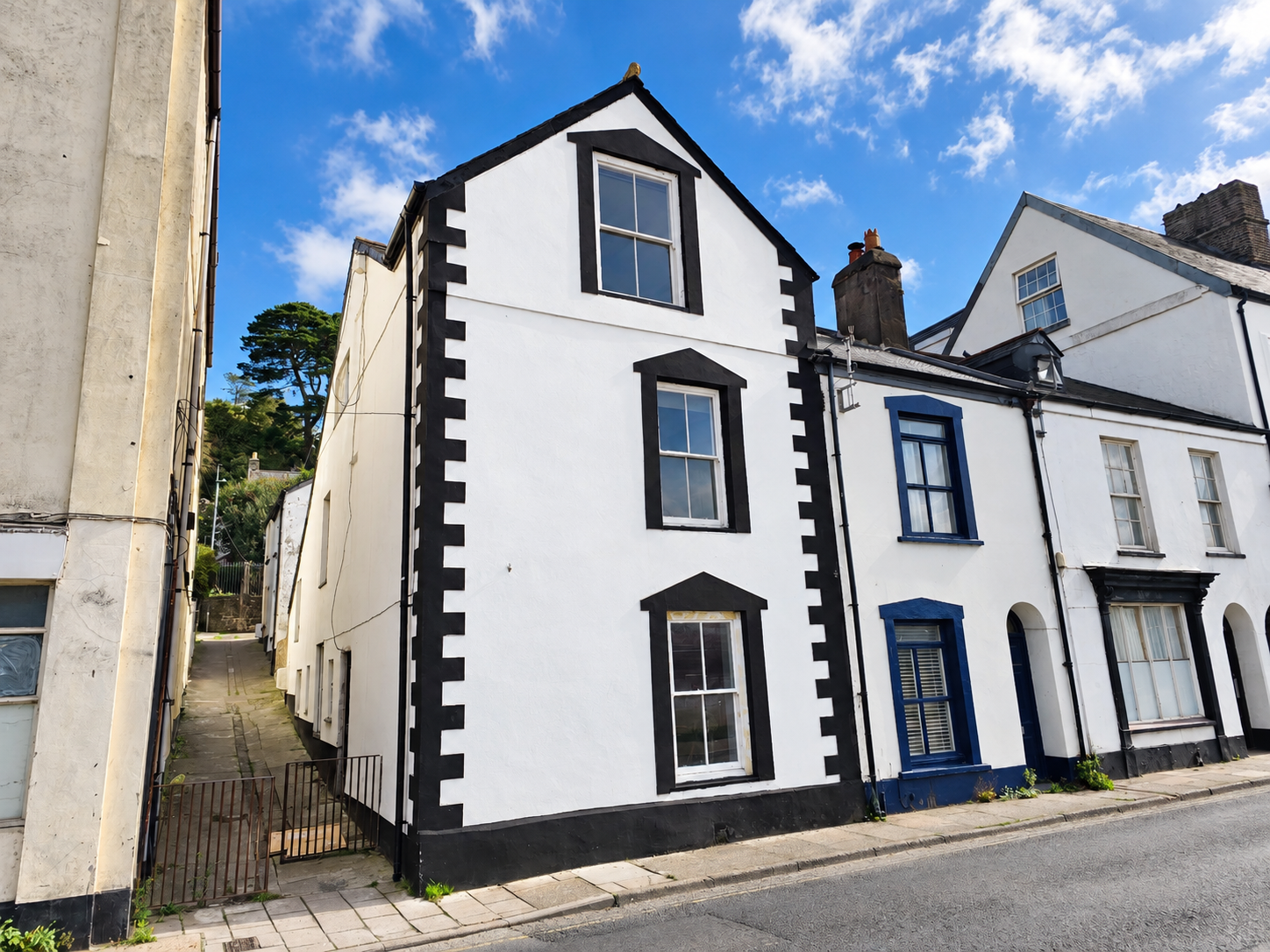 End Of Terrace House for sale in Bideford, Barnstaple Street, Bideford, Devon, EX39 4AE