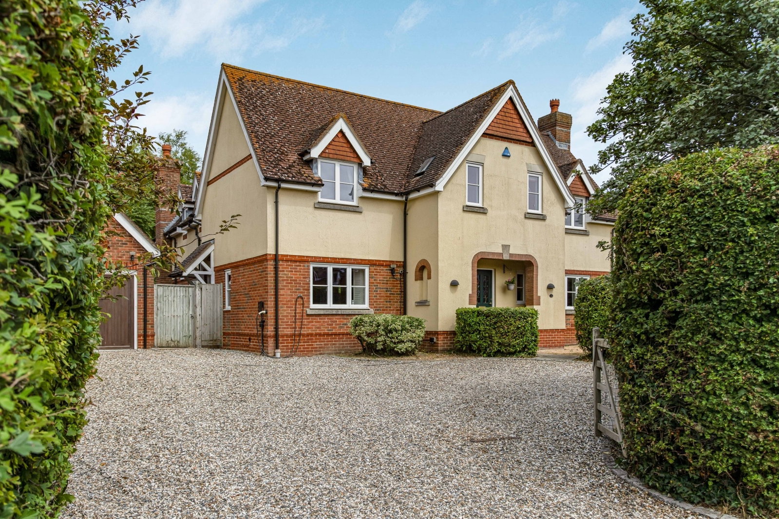Detached House for sale in Shabbington, Shabbington, Buckinghamshire, HP18 9HN