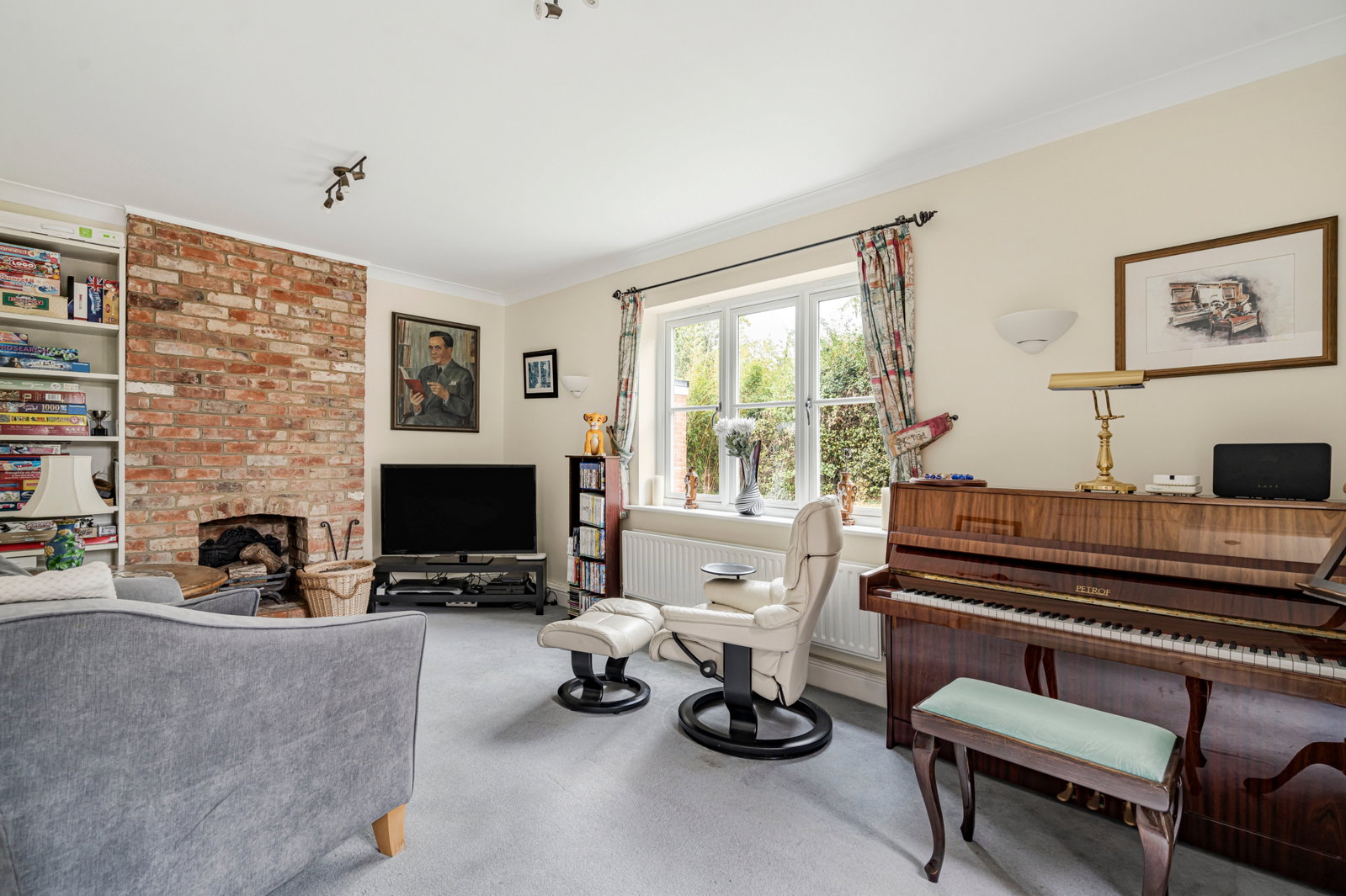 Detached House for sale in Shabbington, Shabbington, Buckinghamshire, HP18 9HN