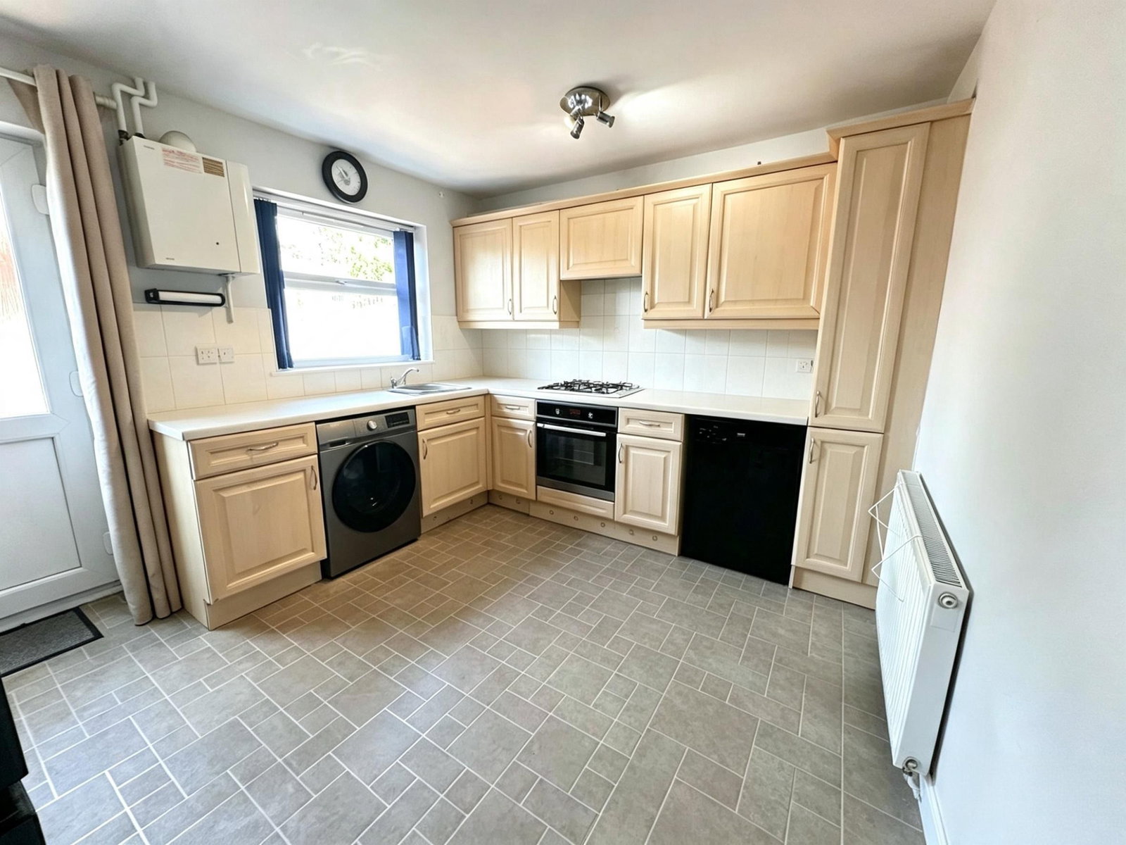 Semi Detached House in Dudley 4