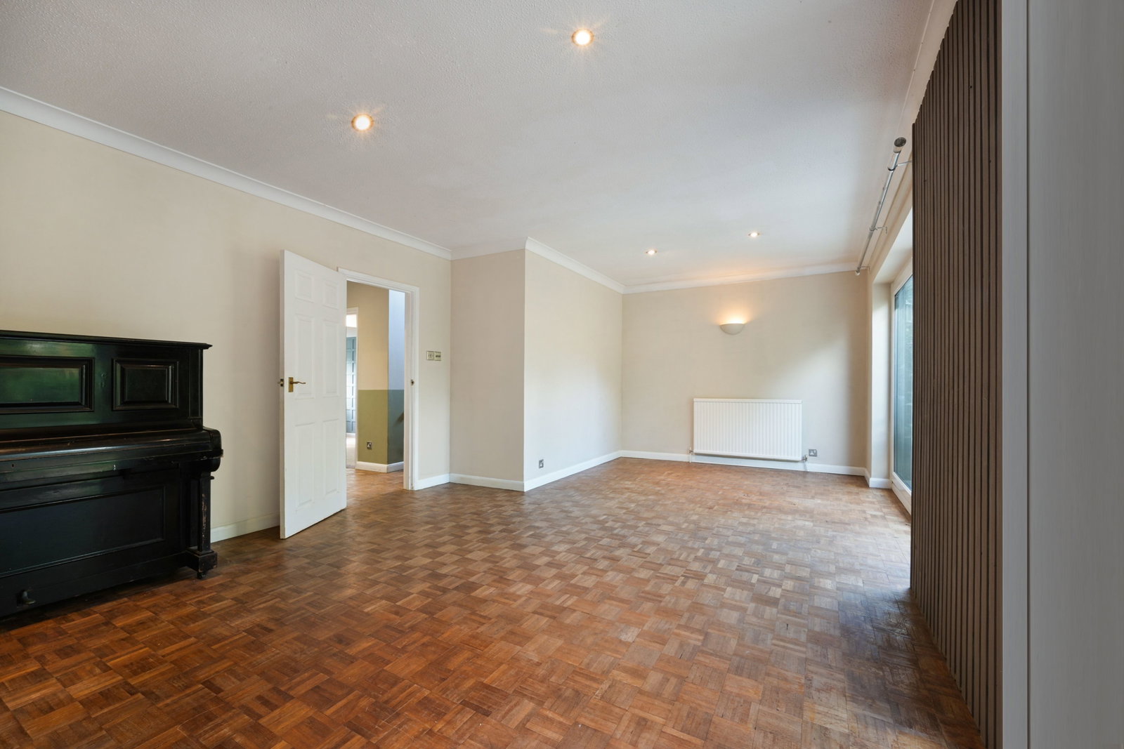 Detached House for sale in Epsom, Lewins Road, Epsom, KT18 7TL, 1319 m²