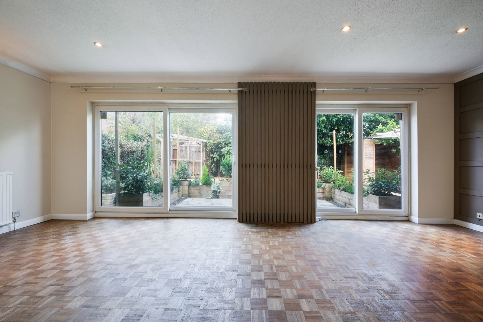 Detached House for sale in Epsom, Lewins Road, Epsom, KT18 7TL, 1319 m²