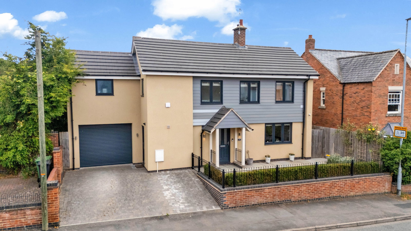 Detached House in Loughborough