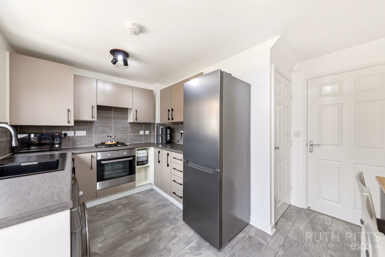 Semi Detached House in Pontefract