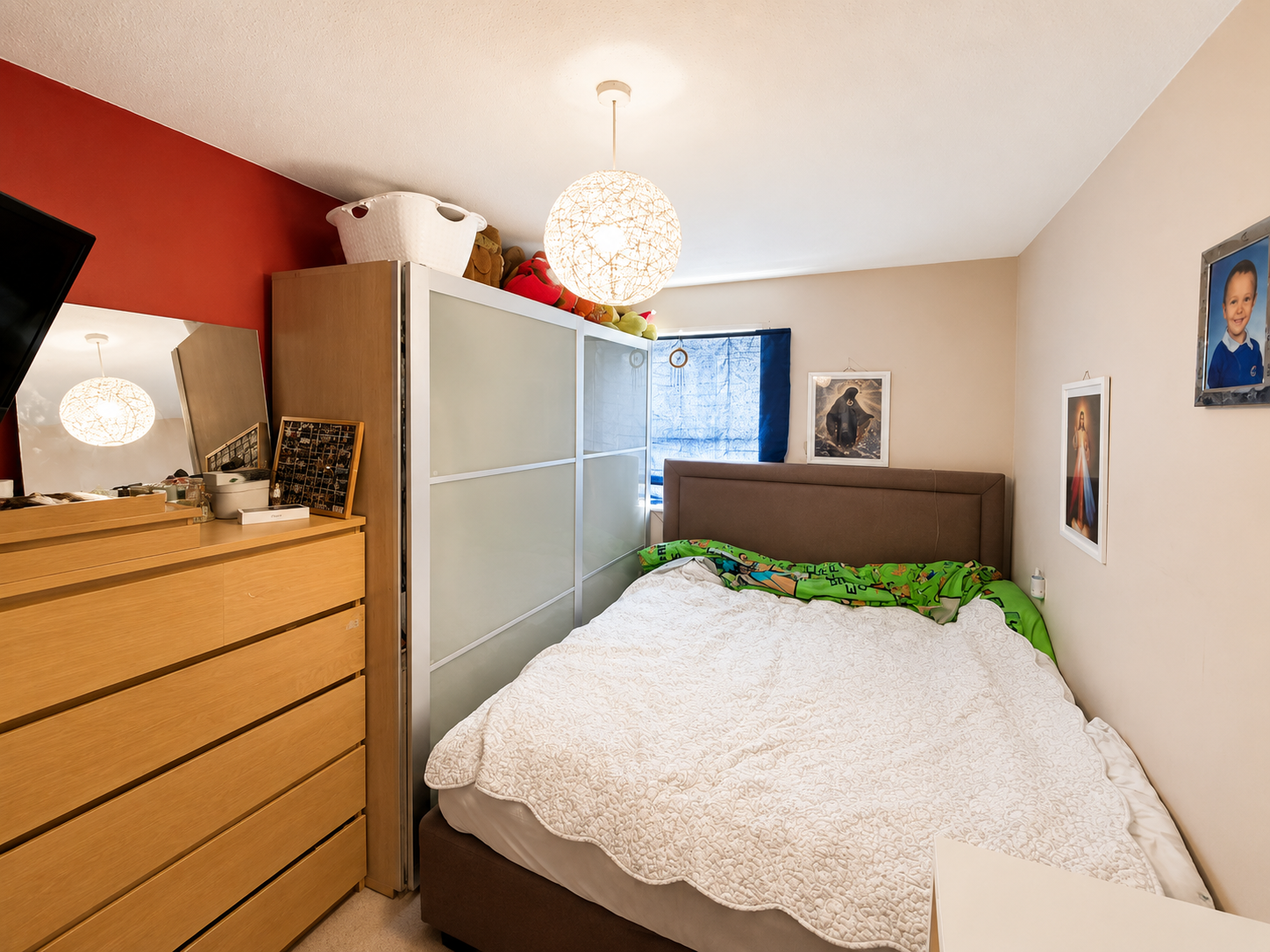 Semi Detached House in Crawley