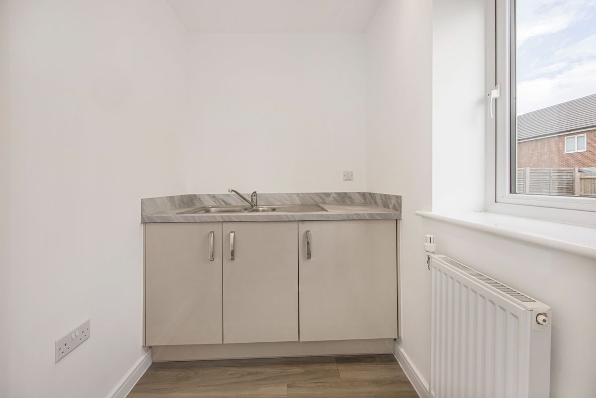 Semi Detached House in West Thurrock