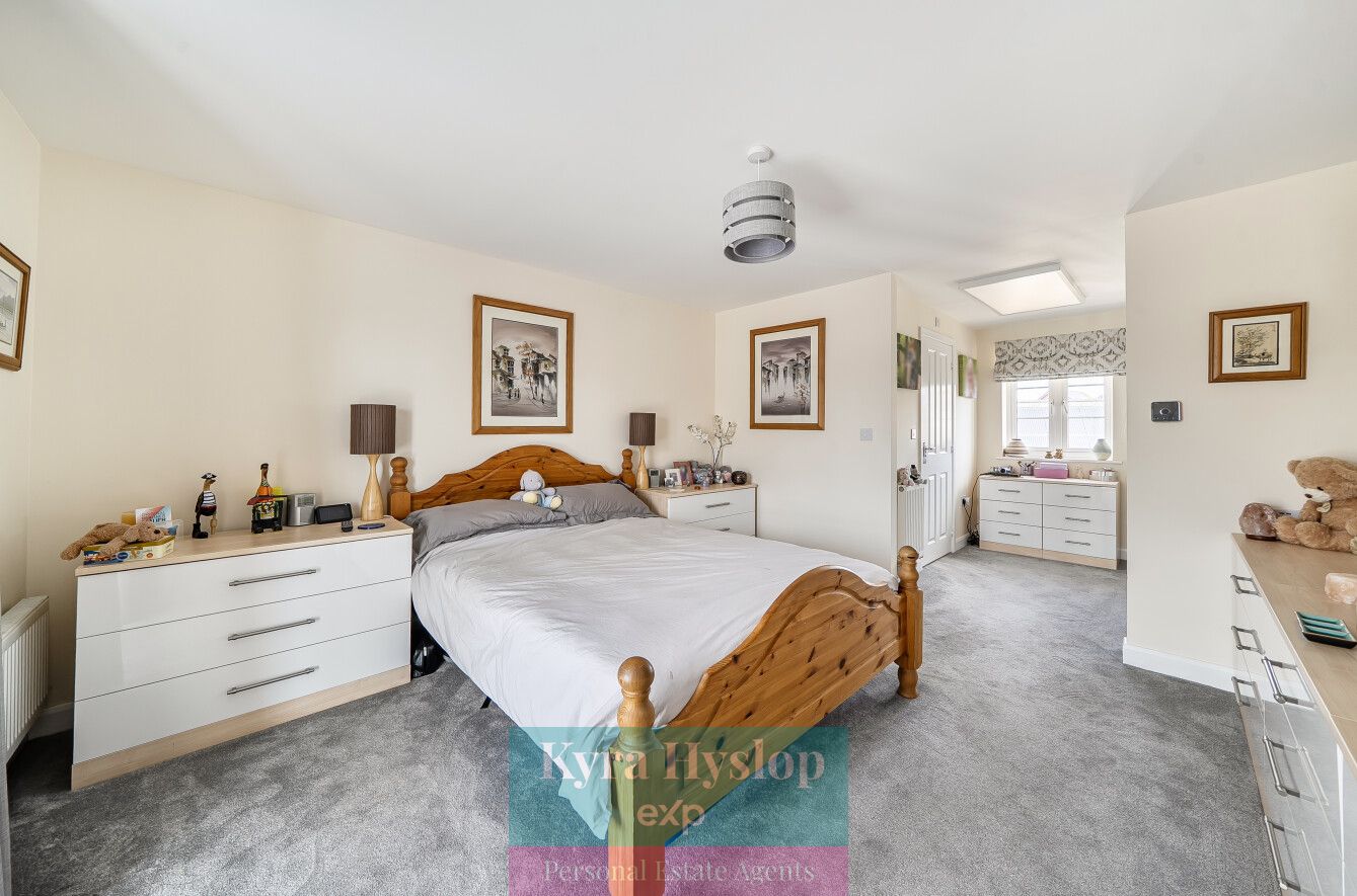 Detached House in Exeter 4