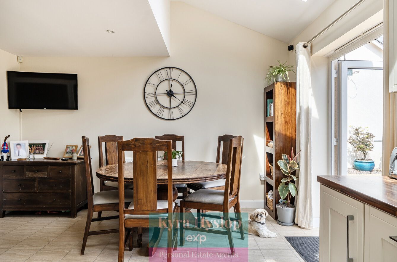 Detached House in Exeter 5